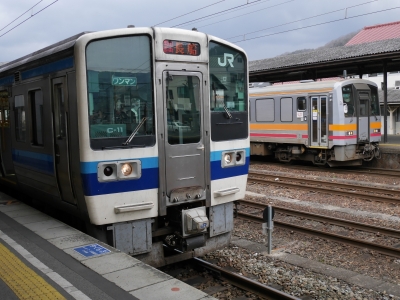 213系　キハ120形　新見駅