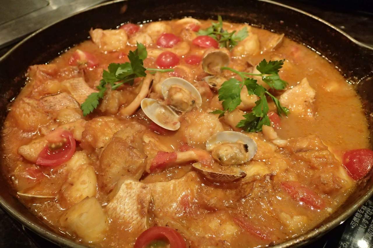 魚介とトマトのサフラン煮込みマルセイユ風