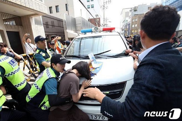 20190724釜山の日本総領事館にテロリスト６人が不法侵入！警察が逮捕するもすぐに釈放！WTOに韓国エース