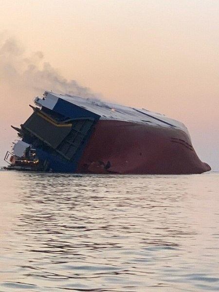 20190910米国で韓国船が転覆！「日本船を避けよう事故発生」→事故原因は積載オーバーとバラスト水の放出！