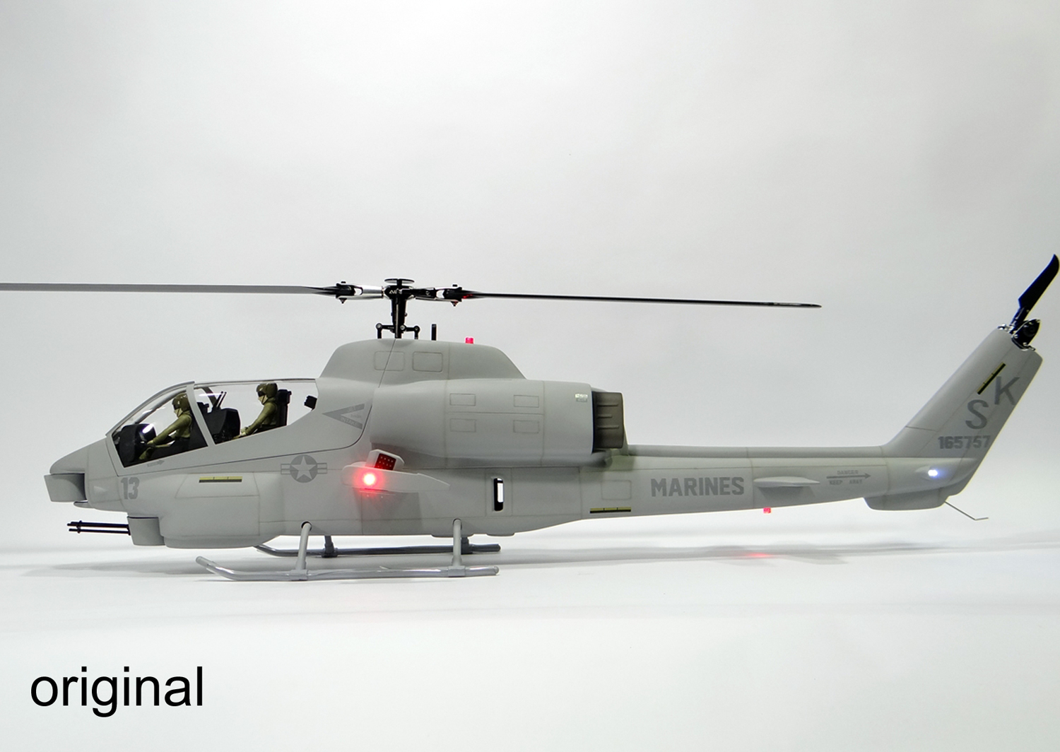 AH-1Z比較02