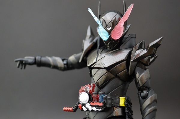 S.H.Figuarts 仮面ライダービルド ラビットタンクハザードフォーム | 魂の玩具箱