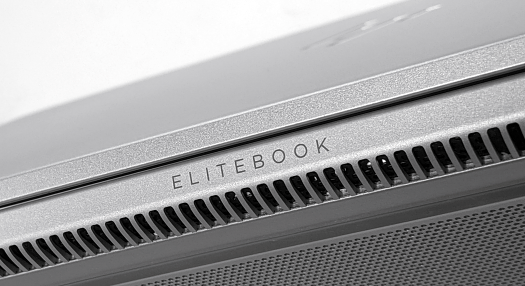 HP EliteBook x360 1040 G5_背面ロゴ_IMG_20190706_021742