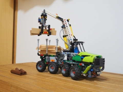 ☆大型農機レゴ・Ｂモデルは森林フォワーダー～LEGO 42080 ニュー