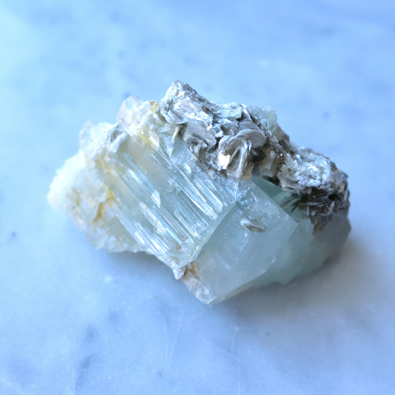 アクアマリン モスコバイト パキスタン・スカルドゥ産 90g/ 鉱物・結晶 