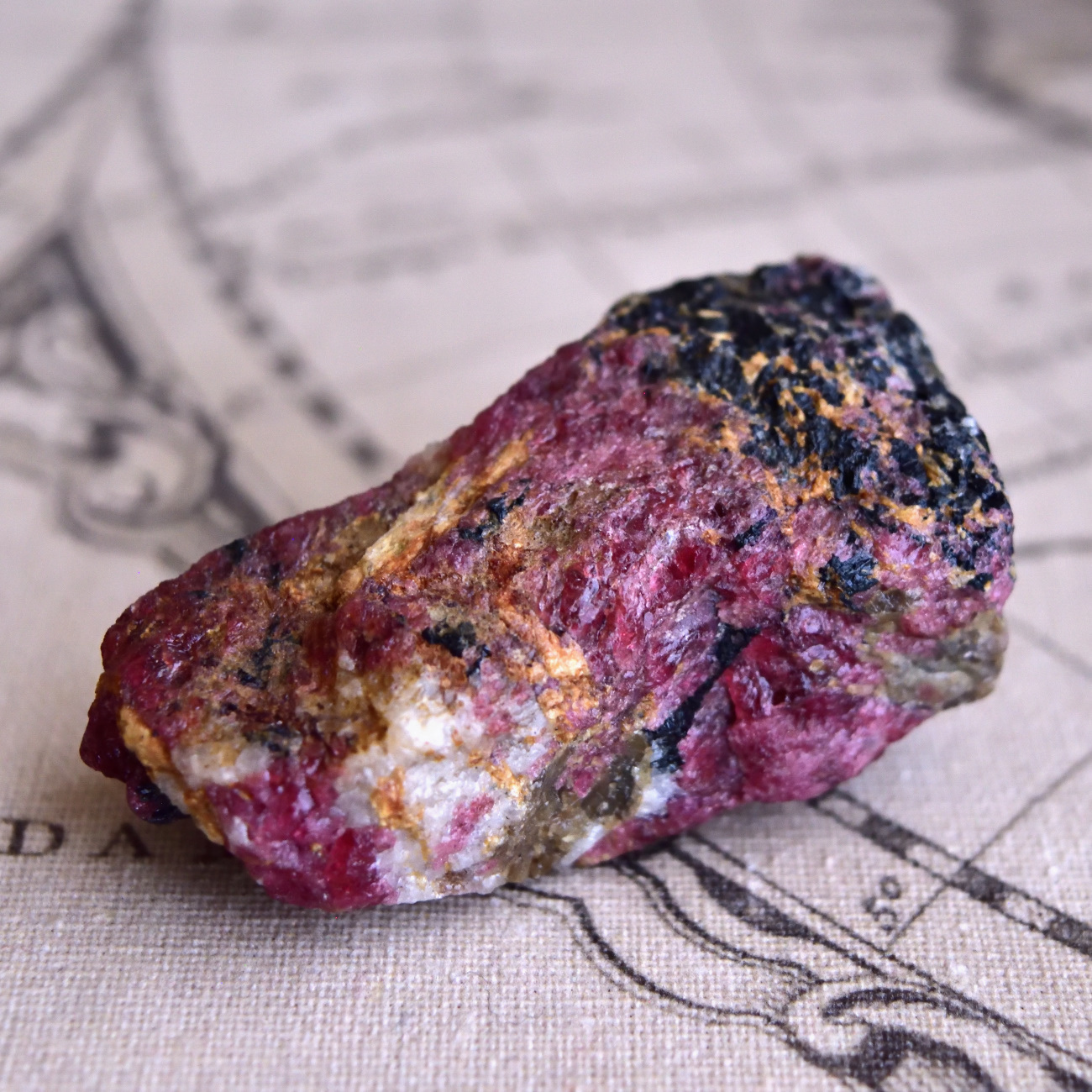 ユーディアライト バラの棘 カナダ産 88.1g/ 鉱物・結晶原石 - 天然石