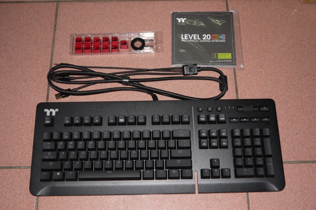 Level_20_RGB_Gaming_Keyboard_Razer_Switch_03.jpg